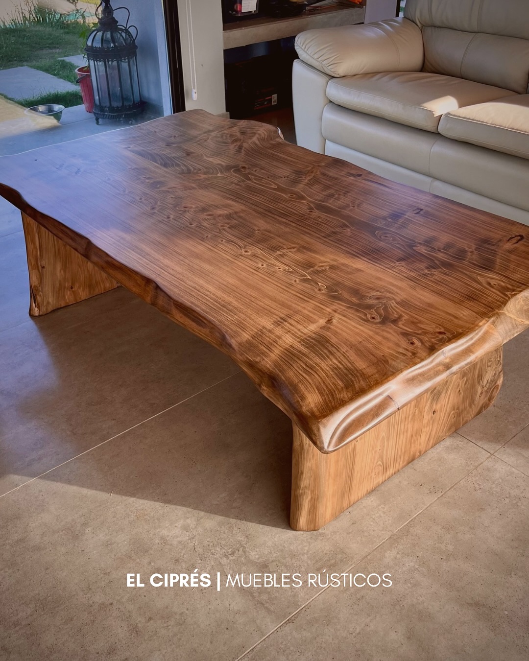 Mesa alta Barra X — tablón macizo sobre patas de hierro en X